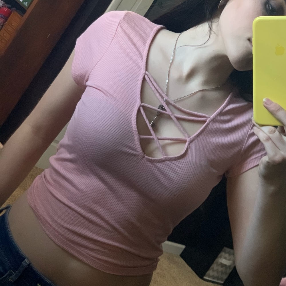 BABY PINK CRISS-CROSS V NECK